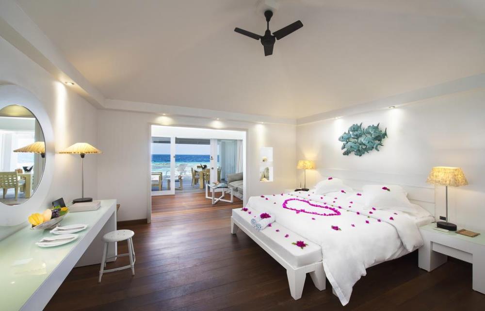content/hotel/Diamonds Thudufushi Island/Accommodation/Junior Suite/DiamondsThudufushi-Acc-JuniorSuite-04.jpg